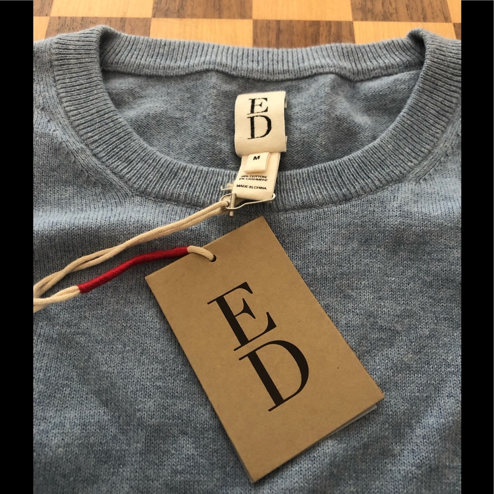 Ellen Degeneress NWT sweater